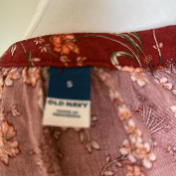 Old Navy women’s red flowered dress - Picture 6 of 6